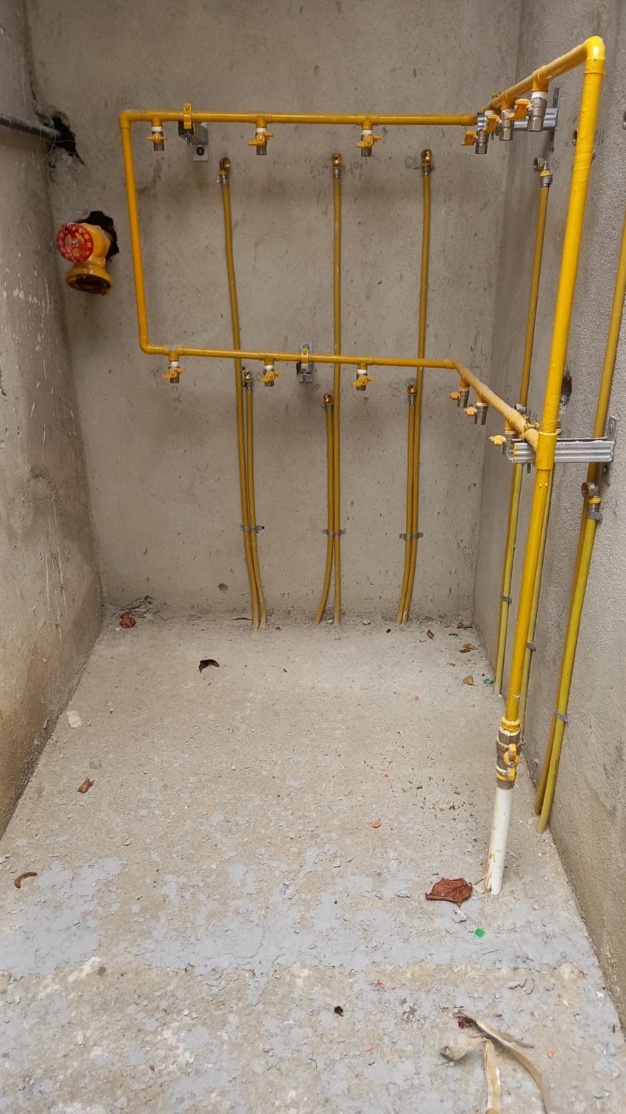 Regularização de instalação de gás em cobertura de edifício comercial